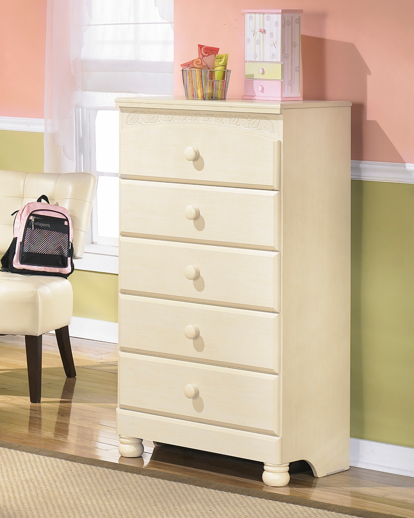 Cottage Retreat Chest