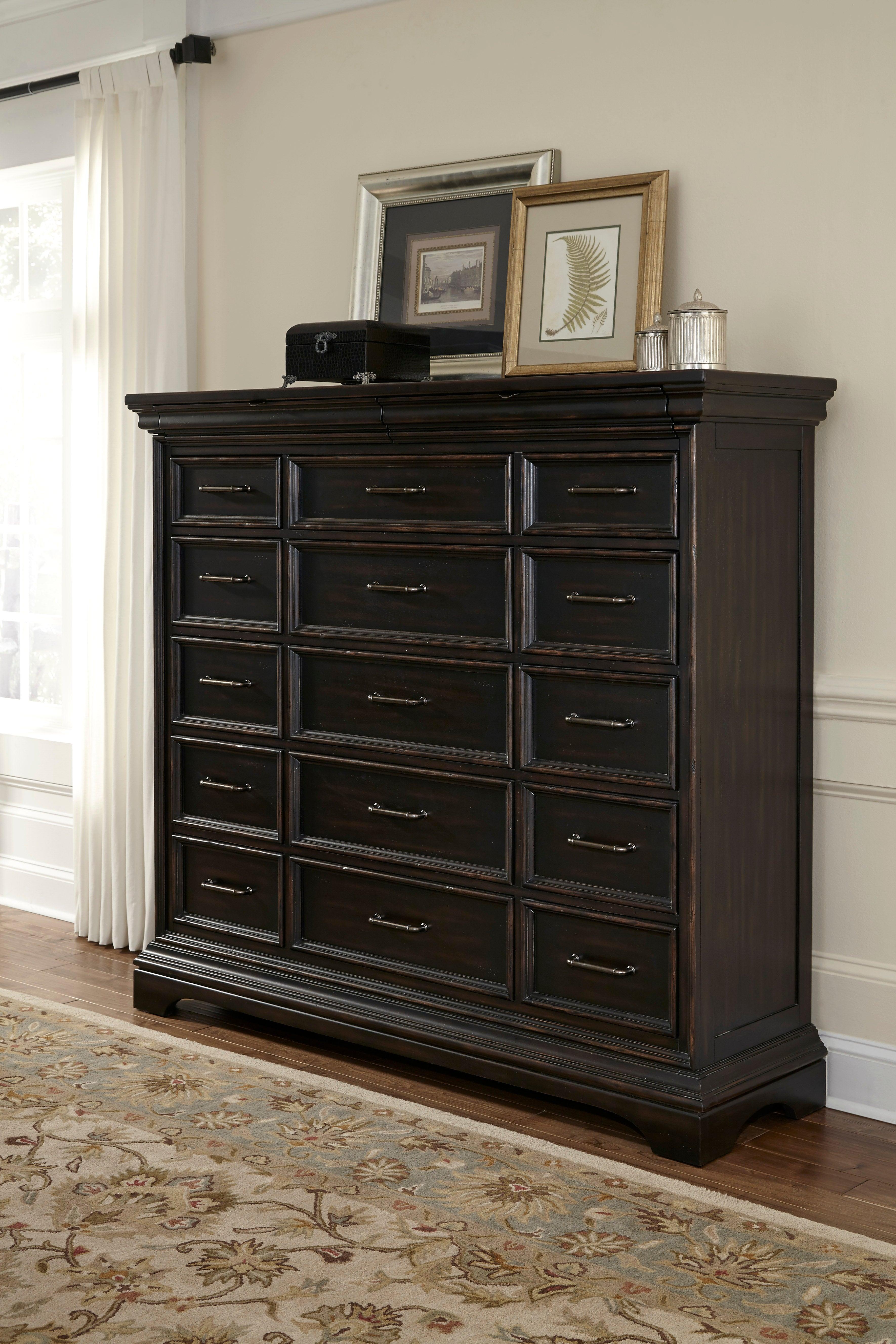 Caldwell 17 Drawer Master Dresser